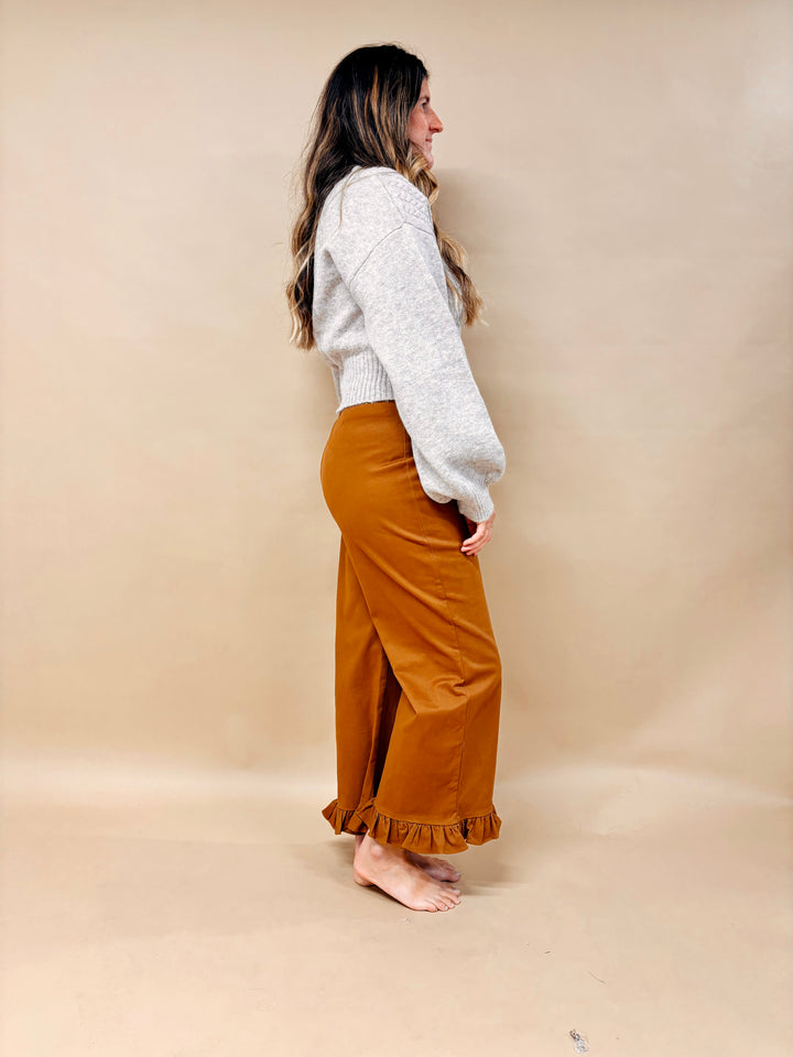 Neveah Cropped Cable Knit V-Neck Sweater