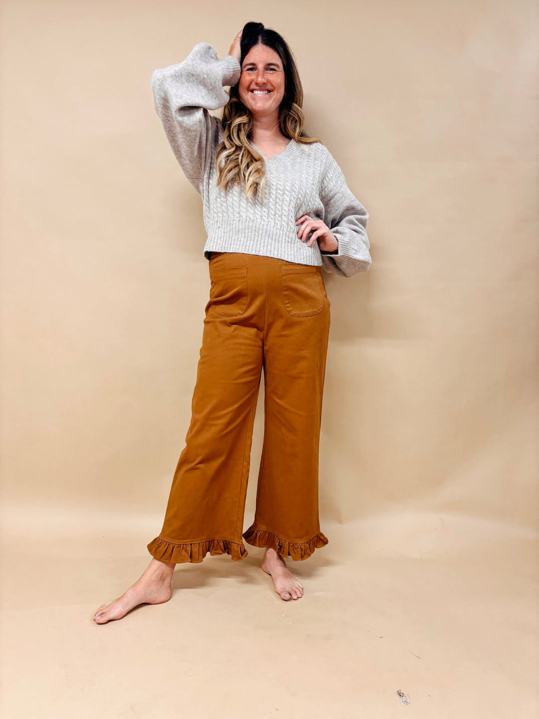 Neveah Cropped Cable Knit V-Neck Sweater