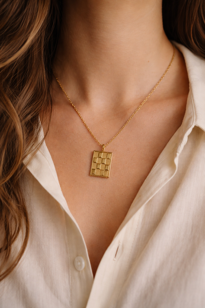 Checkered Necklace in Gold