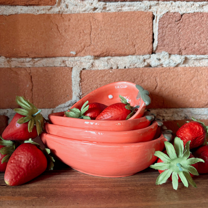 Stoneware Strawberry Shaped Measuring Bowl Set