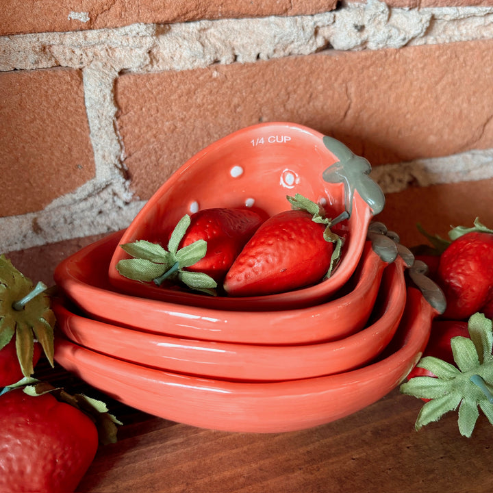 Stoneware Strawberry Shaped Measuring Bowl Set