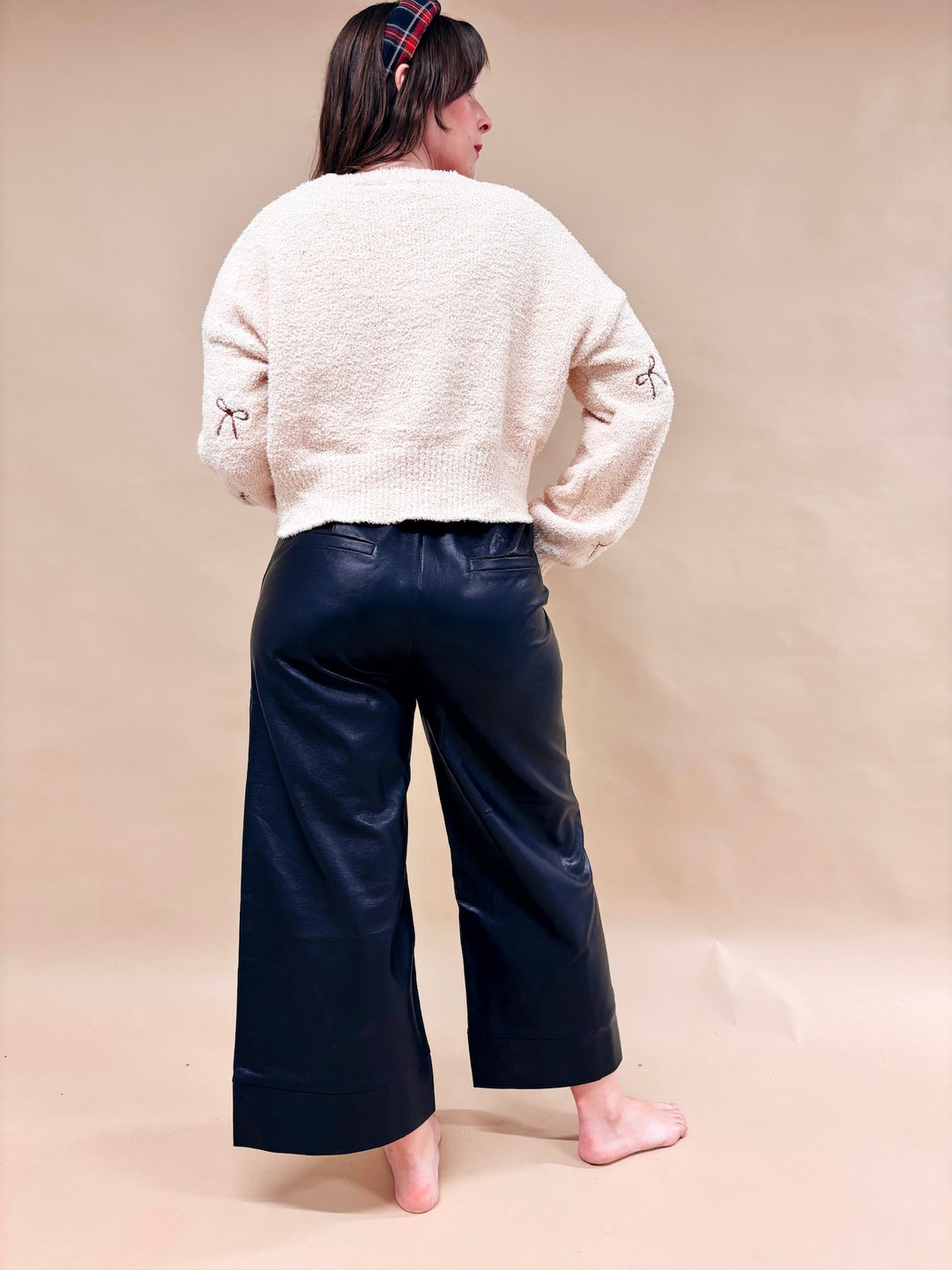 Grace Bow Embroidered Cropped Sweater